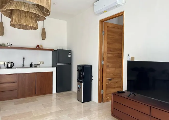 Cozy 1br Wood Furnished In Nelayan Reef *